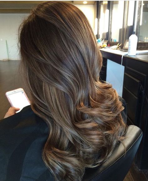 Spring/summer highlights! Brown Balayage Highlights, Beautiful Light Brown Hair, Beachy Balayage, Light Brown Hair Color, Balayage Hair Color Ideas, Balayage Hair Color, Brown Hair Shades, Blond Balayage, Color Balayage