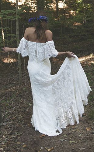 Laurence wedding dress from Daughter's of Simone wedding dresses 2016 - Off the shoulder boho wedding dress - see the rest of the collection on www.onefabday.com Hippie Wedding Dress, Long Gown For Wedding, Off The Shoulder Wedding Dress, Shoulder Wedding Dress, Boho Beach Wedding, Under Your Spell, Boda Mexicana, Hippie Wedding, Beach Wedding Dress Boho