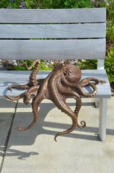 Octopus Sculpture, Octopus Tattoos, Motif Art Deco, Octopus Art, Arte Inspo, Kraken, Animal Sculptures, Bronze Sculpture, Natural History