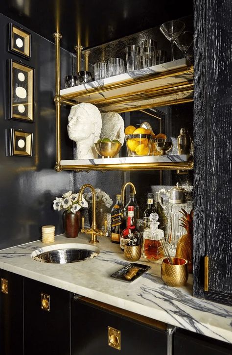 Art Deco Living, Home Bar Rooms, French Vintage Decor, Deco Living Room, Art Deco Living Room, Bar Sink, Bachelor Pad, Bar Room, Brown Interior