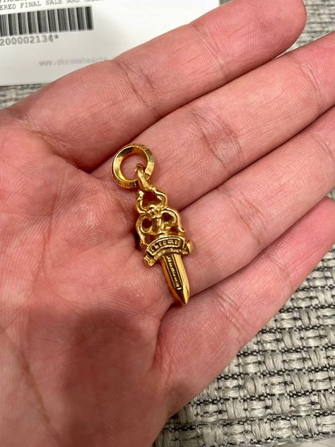 Chrome Hearts Chrome Hearts 22K Gold Dagger Pendant Chrome Hearts Gold Necklace, Chrome Hearts Necklace Gold, Chrome Hearts Dagger Necklace, Chrome Hearts Pendant, Gold Chrome Hearts, Dagger Necklace, Oc Aesthetic, Heart Accessories, Gold Chrome