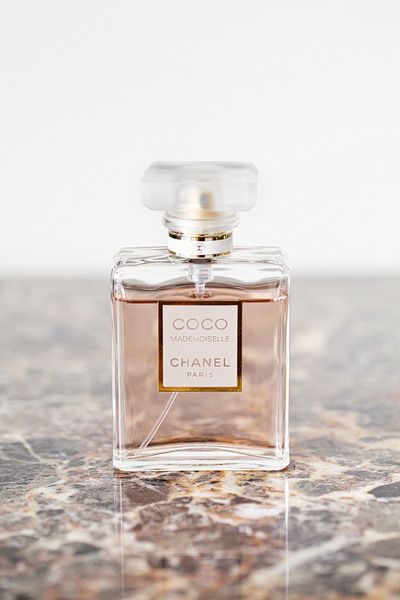 Mademoiselle Perfume, Chanel Wedding, Chloe Perfume, Chanel Fragrance, Coco Chanel Mademoiselle, Parfum Chanel, Perfume Photography, Wedding Crashers, Wear Perfume