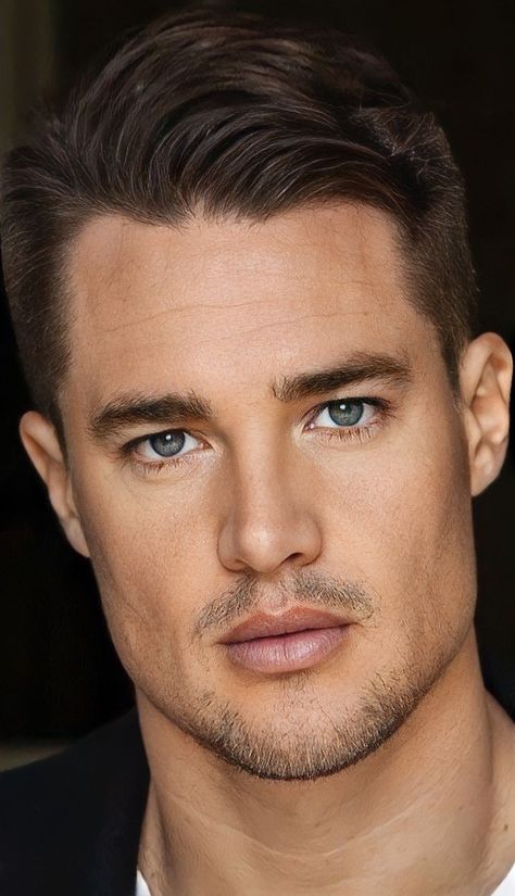 Alexander Dreymon Wife, Alexander Vlahos, Uhtred Of Bebbanburg, Viking Images, Alexander Dreymon, The Last Kingdom, Male Actors, What A Girl Wants, Most Handsome Men