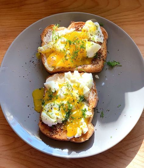 Poached Eggs On Toast, Avocado Toast Recipe, Ina Garten Recipes, Egg Toast, Brunch Dishes, Breakfast Tacos, Egg Dish, On Toast, Easy Dishes