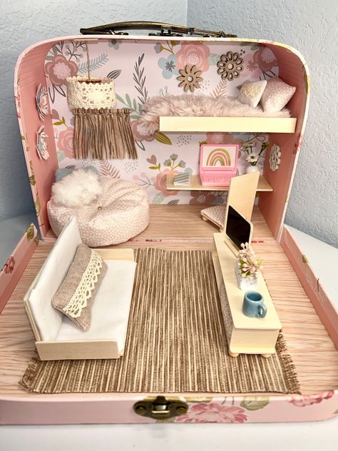 "Welcome to KelleyArtCo, This handmade travel dollhouse is a great way to take creative play on the go! It provides many hours of imaginative play for the young or the young at heart!  All items are completely handmade with a lot of time and care. All items fit comfortably back in the paperboard box for easy transport. It is designed in a way to look as a decorative box for a bedroom or living room when closed. It is suitable for small dolls, Maileg mice, or other mini creatures.  All items in t Cinderella Artwork, Mini Creatures, Suitcase Dollhouse, Portable Doll House, Travel Dollhouse, Maileg Mice, Diy Suitcase, Maileg Mouse, Small Dolls