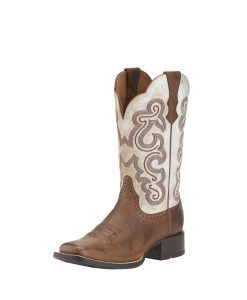 Women's Footwear Archives - El Potrerito Women Square Toe Boots, Embroidery Square, Ariat Boots, Square Toe Boots, Toe Boots, Shell Jacket, Soft Shell Jacket, Boots Women, Soft Shell