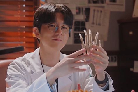 Doctor Dpz, Doctor Romantic, Doctor Of Nursing Practice, Dr Romantic, Romantic Doctor Teacher Kim, Dr. Romantic, Medical Quotes, Medical School Life, Not Okay