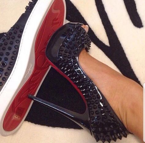 Pareja💋 His And Hers Louboutins, Red Bottoms Aesthetic, Matching Red Bottoms, Louboutin Couple, Christian Louboutin Aesthetic, Red Bottoms Sneakers, Red Bottoms Shoes, Red Bottom Heels, Rich Luxury