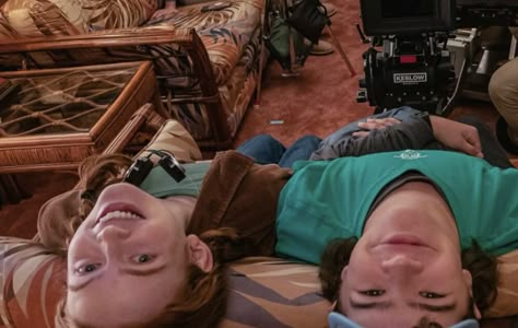 Max And Dustin, Stranger Things Bts, Dustin Henderson, Max Mayfield, Stranger Things Actors, Casting Pics, St Cast, Stranger Things Characters, Cast Stranger Things