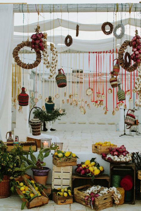 South Italian food market themed wedding | Photo by Cinzia Bruschini | Read more - http://www.100layercake.com/blog/?p=81762 Italian Party Backdrop, Off The Market Theme, Italian Market Party, Sicilian Wedding Theme, Sicilian Wedding, Italian Themed Parties, Italian Party, Italian Theme, Italian Market