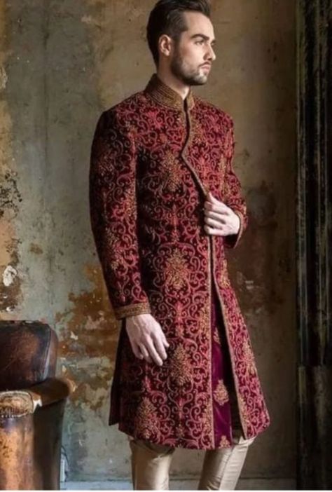 Maroon Sherwani, Mens Summer Fashion Beach, Wedding Dresses Men Indian, Sherwani Groom, Asian Wedding Dress, Mens Fashion Wedding, Wedding Sherwani, Indian Men Fashion, Mens Fashion Simple