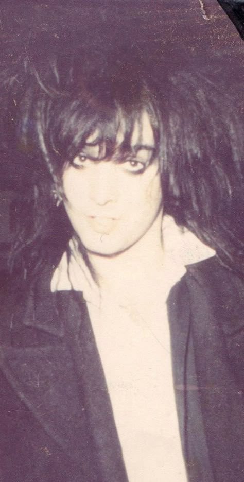 Simon Gallup, 80s Goth, Goth Bands, Goth Music, Riot Grrrl, My Type, Robert Smith, Gender Envy, New Romantics