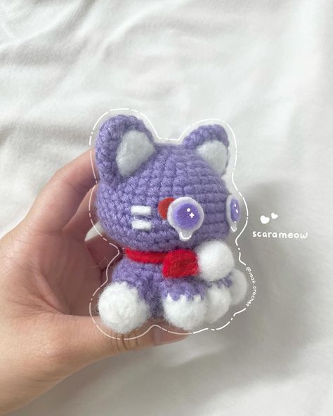 /ᐠ •̀ ˕ •́ マ SCARAMEOW!!!!! . ݁₊ ⊹ . ݁˖ . ݁ Hi friends! It’s been a while since I’ve posted something because school had started a while ago for me😔 but I think now I could start crocheting again!!💗 Anyways!!! I made a Scaramouche cat (pattern by @ells.crochet) as some of you guys may know scara/wanderer is my favorite genshin character😼😼😼 so obviously I had been eyeing this pattern ever since it came out! I finally got it a few months now and I now finally got the time to make this bb. IT... Genshin Crochet, Scaramouche Cat, Start Crocheting, Crochet Cat, Cat Pattern, Crochet Ideas, Got It, My Favorite, Amigurumi