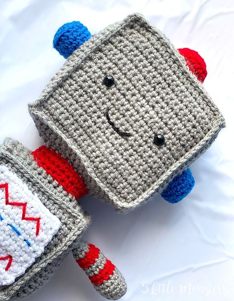 5 Little Monsters: Crocheted Robot Softie Crochet Robot Pattern Free, Crochet Toys For Boys, Crochet Robot, Crochet Spring Patterns, Kids Crochet Pattern, Newborn Crochet Patterns, Crochet Plushies, Softie Pattern, Red Yarn