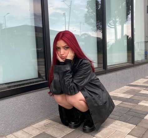 Red Hair Outfits, Hair Color Mahogany, Red Hair Looks, Design Resume, Wine Hair, Red Hair Inspo, Wig Ideas, Asian Short Hair, Girls With Red Hair