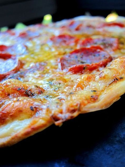 St. Louis Style Pizza - no yeast pizza dough - my favorite pizza recipe! St Louis Style Pizza, Yeast Pizza Dough, No Yeast Pizza Dough, Pizza Roll, Plain Chicken, Pizza Crust Recipe, Flatbread Pizza, Pizza Recipes Dough, Crust Recipe