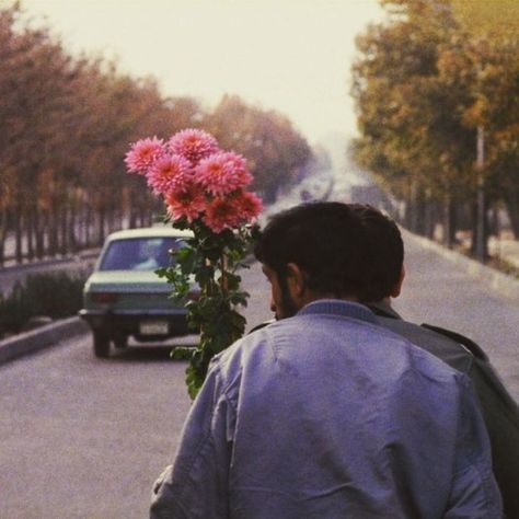 Close Up Film Stills, Close-up Abbas Kiarostami, Abbas Kiarostami Photography, Close Up 1990, Abbas Kiarostami, Beau Film, Movie Directors, Film Inspiration, Reference Poses