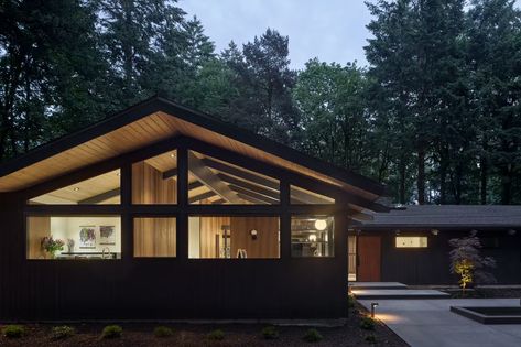 Before & After: A Radiant Renovation Opens a Portland Midcentury to Its Forested Lot - Dwell Dark Gray Deck, Gray Deck, Midcentury Modern Kitchen, Exposed Ceilings, Mid Century Exterior, Porch Addition, Riverside Drive, Modern Exterior House Designs, Gable Roof