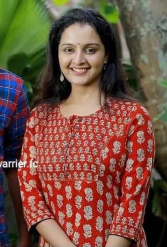 State Kurti Designs Latest, Manju Warrier Kurtis, Churidhar Tops, Manju Warrier, Kurti Fashion, Diwali Poster, Printed Kurtis, Churidar Designs, Latest Dress Design