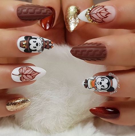 30 Stunning Thanksgiving Nail Design Ideas For 2020 - The Glossychic Disney Thanksgiving, Thanksgiving Nail Designs, Thanksgiving Nail Art, Thanksgiving Nail, Nagellack Trends, Festive Nail Art, Art Design Ideas, Thanksgiving Nails, Disney Nails