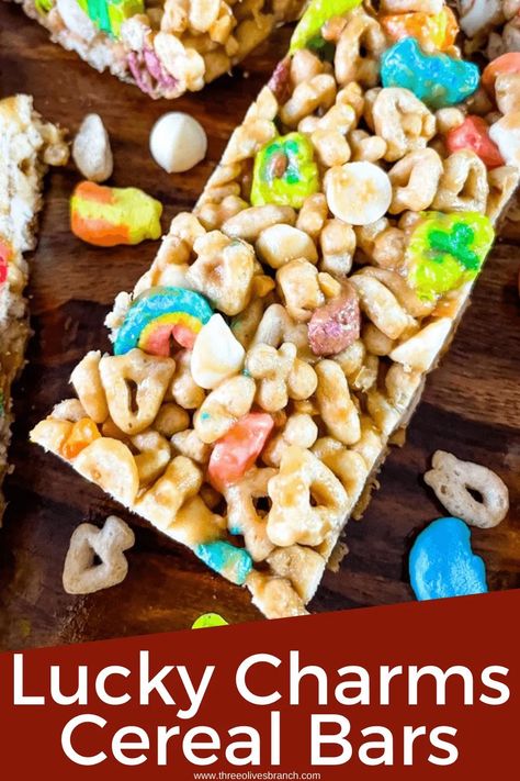 Cereal Bar Recipe, Lucky Charms Cereal Bars, Cereal Bars Homemade, Cereal Bars Recipes, Dessert Gluten Free, Rice Crispy Treats Recipe, Marshmallow Cereal, Breakfast Cereal Bars, St Patrick's Day Cookies