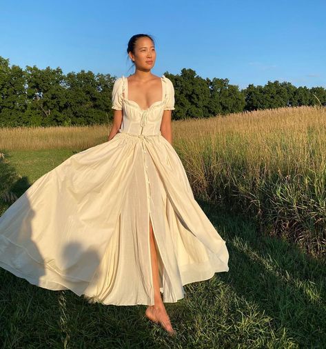 1,967 Likes, 35 Comments - Angela Pham (@phamgela) on Instagram: “Pastoral Pham #cottagecore” Dress Aesthetic Vintage, Wedding Dresses Aesthetic, Cottagecore Wedding Dress, Aesthetic Wedding Dress, Wedding Dress Aesthetic, Ethereal Wedding Dress, Dresses Aesthetic, Formal Wedding Guest Dress, Sparkle Wedding Dress