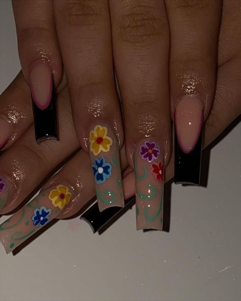 Mexican Quince Nails, Mexican Aesthetic Nails, Mexican Nails Acrylic, Nails With Jewels Rhinestones Simple, Mexican Theme Nails Acrylic, Mexico Acrylic Nails, Mexican Nail Ideas, Mexican Acrylic Nails Design, Acrylic Nails Mexican