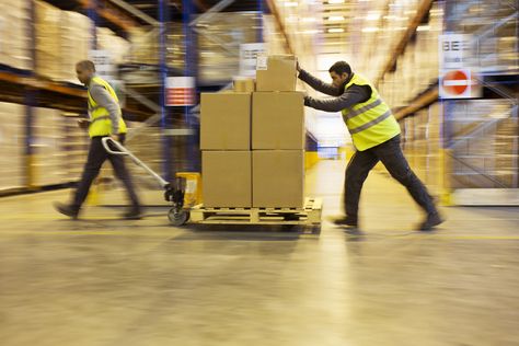 How to find a wholesale distributor. 10 tips for finding a distributor where you can buy wholesale products for your retail or e-commerce business. Strictly Business, Warehouse Worker, Dropshipping Suppliers, Wholesale Distributors, Business Basics, Diy Jewelry Projects, Drop Shipping Business, Store Ideas, Diy Wire Jewelry