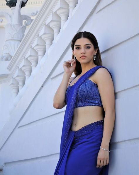 Mehreen Pirzada, Navy Blue Party, Saree Stills, Mahira Khan, Saree Photoshoot, Face Sketch, Hot Images, Blue Party, Stylish Sarees