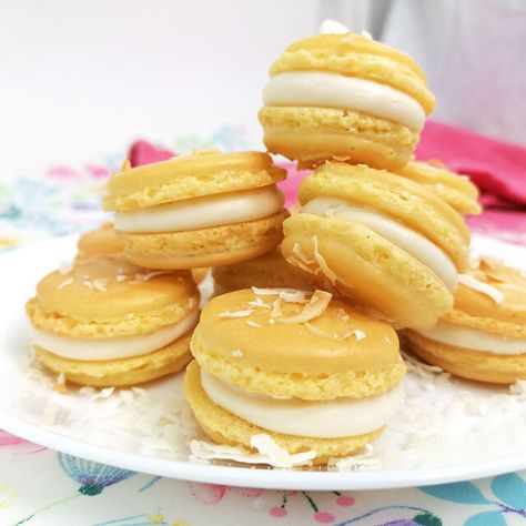 Coconut Macaron, Estrogen Rich Foods, Macaron Cookies, Macaroon Recipes, Yellow Foods, Macaron Recipe, Coconut Cookies, Culinary School, Sandwich Cookies