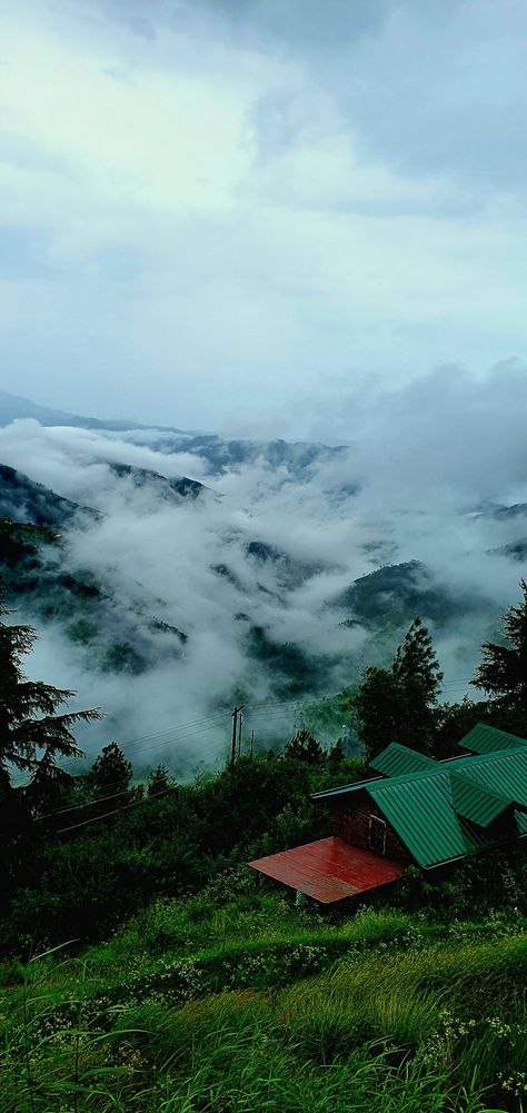 Chail Himachal Pradesh, Shimla Photography, India Trip, Arunachal Pradesh, Dream Place, Fun Places To Go, Pretty Landscapes, Valley View, Shimla