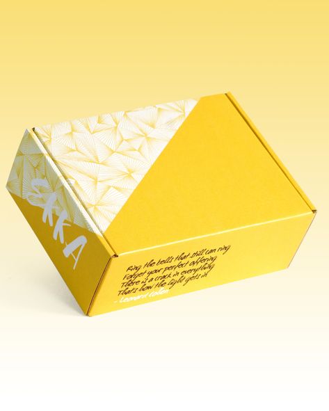 Yellow Box Packaging, Mailer Boxes Design, Promo Box Design, Simple Box Design, Box Design Package, Box Design Ideas, Mailer Box Design, Pull Up Banner Design, Yellow Packaging