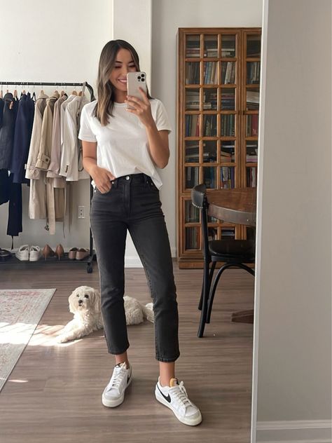 Casual Outfits Cargo Pants, White Tshirt And Jeans, Outfits Cargo Pants, Fall 2023 Outfits, Fashion 2023 Fall, Outfits Cargo, Outfits 2023 Fall, White Tees Outfit, White Tshirt Outfit