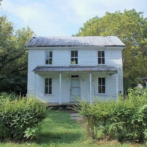 Country Gnomes, White Picket Fence Ideas, Welcome To Eden, Little Women Aesthetic, Corn Flower Blue, Picket Fence Ideas, Low Country Homes, Abandoned Farmhouse, Character Homes