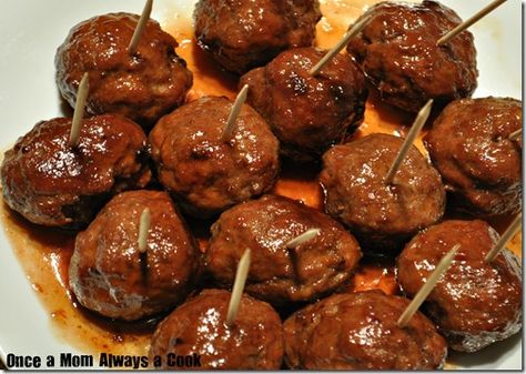 Dutch Oven Sweet Chili Meatballs -- makes a lot Sweet Chili Meatballs, Chili Meatballs, Garlic Mash, Football Night, Mini Meatballs, Bonfire Party, Dutch Oven Cooking, Dutch Oven Recipes, Recipes Appetizers And Snacks