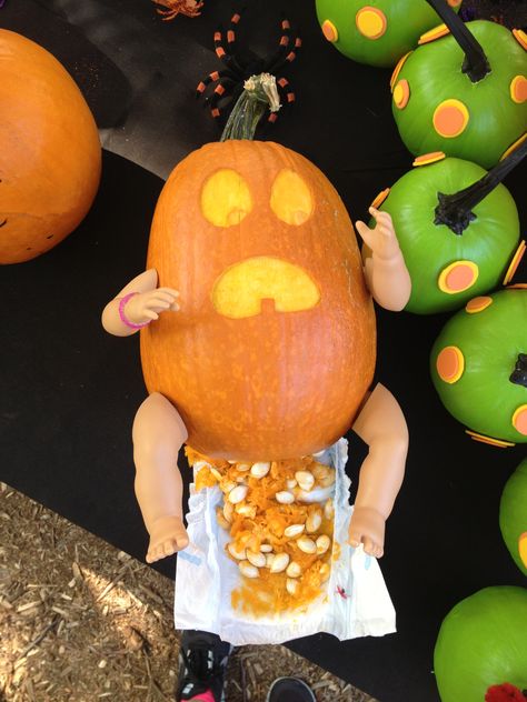 Funny baby pumpkin poops in diaper Pumping Carving Ideas For Kids, Ob Pumpkin Ideas, Pooping Pumpkin, Baby Pumpkin Carving Ideas, Pumpkin Carving For Beginners, Baby Pumpkin Carving, Funny Pumpkin Decorating Ideas, Pumpkin Competition Ideas, Pumpkin Having A Baby Carving