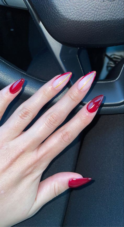 Stiletto November Nails, Small Stiletto Nails, Christmas Pointy Nails, Holiday Nails Stiletto, Nails Stiletto Short, Stiletto Nails Christmas, Red French Tip Stiletto Nails, Red Nail Designs Fall, Red Stilleto Nails Designs