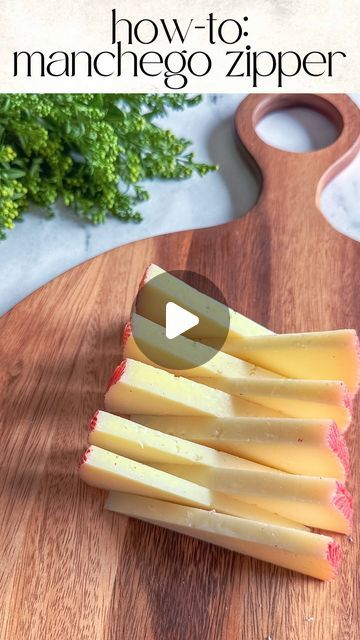 Kim Charon | Charcuterie & Things LLC on Instagram: "MANCHEGO ZIPPER ⬇️⬇️  1. Remove the outer rind of Manchego, leaving just the top on.  2. Slice the Manchego into 1/4-inch pieces 3. Take two slices at a time and place them inward, one in front of the other. 4. Repeat until you’ve formed your zipper-like pattern.   SAVE and FOLLOW @charcuterie_n_things for more food styling tips!  #fyp #charcuterieandthings #quickandeasy #foodstyling #manchego #cheese #cheeseboard #charcuterieboard" How To Cut Manchego Cheese, Cut Cheese For Charcuterie, How To Cut Cheese For Charcuterie, French Themed Parties, Charcuterie Cups, Queso Manchego, Cheese Wedge, Manchego Cheese, Kitchen Help