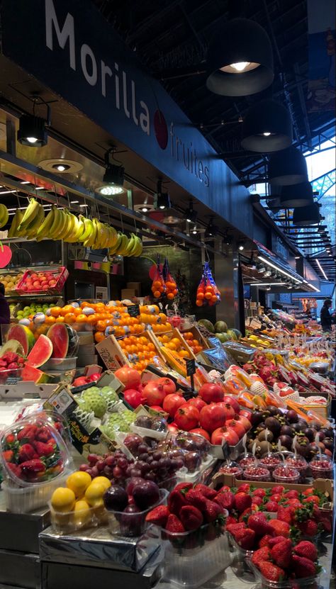 #barcelona #fruit #color #bcn #mercat #market #summer #sun La Boqueria, Juice Bar, Juice, Fruit, Color