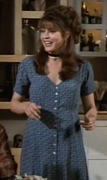 Daphne Moon Hair, Daphne Frasier Outfits, Daphne Moon Outfits, Daphne Frasier, Sitcom Fashion, Daphne Moon, Movie Fits, Moon Outfits, Jane Leeves