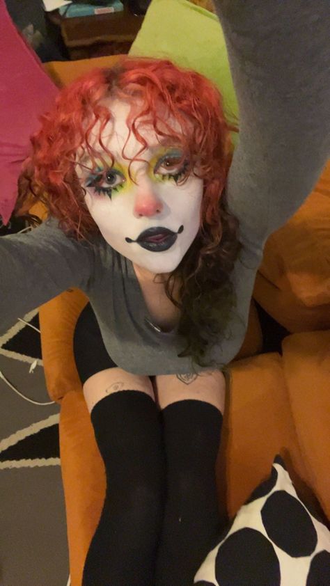 got new makeup wanted to just try it out #clownmakeup #clowngirl #clowncore #juggalette Jester Makeup, Cute Clown Makeup, Marla Singer, Funky Makeup, Vampire Bride, Drag Make-up, Punk Makeup, Makeup Cute, Face Paint Makeup