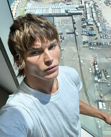 Jordan Barrett Hair, Jordan Barrett Aesthetic, Looksmaxxing Men, Psl Gods, Supermodel Aesthetic, Boys On Film, Male Model Face, Jordan Barrett, Dark Triad