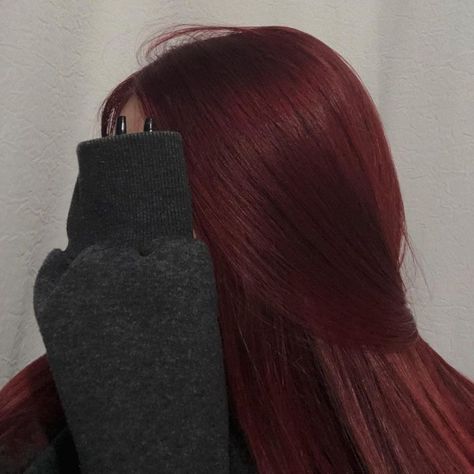 GORGEOUS RED HAIR COLOR IDEAS FOR GIRLS - color de pelo rojo Ginger Red Hair, Gorgeous Red Hair, Red Hair Color Ideas, Cherry Red Hair, Ginger Red, Wine Red Hair, Red Hair Inspo, Wine Hair, Cherry Hair