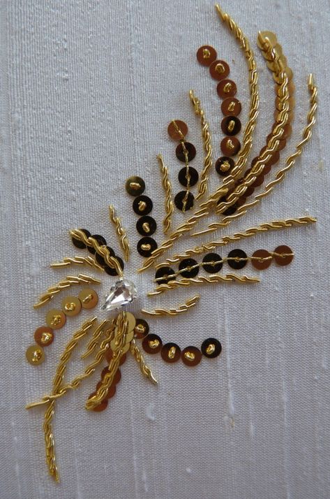 modèle broderie de luneville Tambour Beading, Gold Work Embroidery, Tambour Embroidery, Motifs Perler, Beadwork Embroidery, Bead Embroidery Tutorial, Hand Embroidery Videos, Couture Embroidery, Bead Sewing