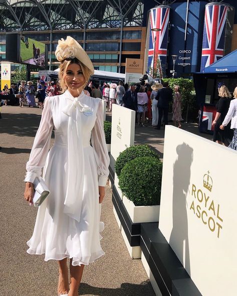 Juliana Mizon in Claire Mischevani and Juliette Botterill Kentucky Derby Outfit Aesthetic, Royal Ascot Hairstyles, White Races Outfit, Ladies Tea Outfits, Fascinator Outfit Classy Dresses, Dress With Fascinator Outfit, Horse Derby Outfits, Royal Ascot Aesthetic, Royal Ascot Outfits Women