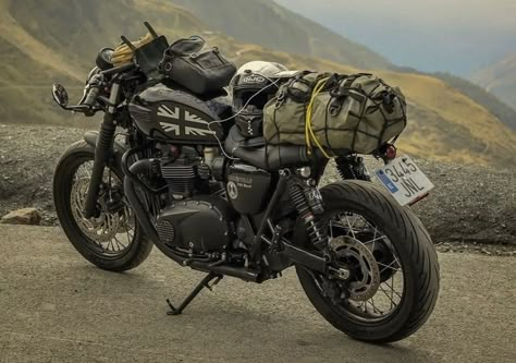 Survival Motorcycle, Adventure Motorcycle Camping, Modificaciones Jeep Xj, Beginner Motorcycle, Adventure Bike Motorcycles, Custom Bikes Cafe Racers, Motorcycle Camping Gear, Camping Gear Survival, Мотоциклы Cafe Racers