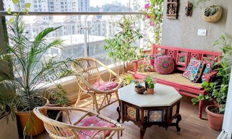 18 Small Balcony Decor Ideas That Will Liven Up Your Home Balkon Decor, Balcony Ideas Indian, Balcony Chairs, Modern Balcony, Terrace Decor, Small Balcony Design, Balcony Ideas Apartment Indian, Apartment Patio, Outdoor Patio Furniture Sets