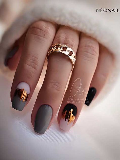 Short coffin gray and black nails adorned with gold foil decorations on two accent nails. Dark Fall Nails, Nails For Autumn, Blood Nails, Scary Nails, 2023 Nail, Dark Fall, February Nails, Seasonal Nails, Autumn 2023