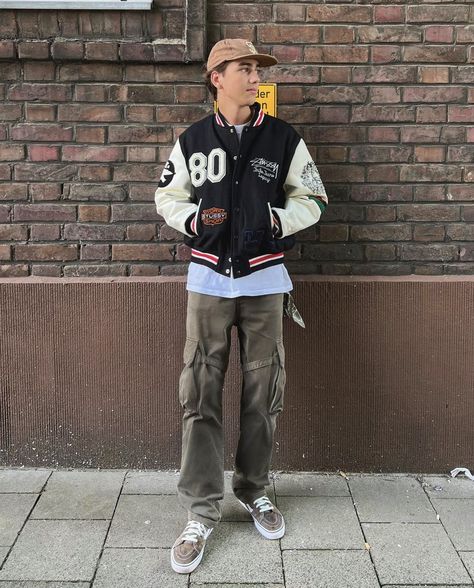 Streetwear Varsity Jacket, Streetwear Fall Outfits, Varsity Jacket Outfit, Streetwear Inspiration, Vintage Varsity, Streetwear Fall, Mens Outfit Inspiration, Jacket Outfit, Outfit Inspo Fall