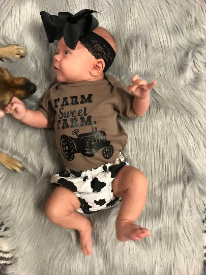 Country Baby Clothes, Cow Baby Clothes, Western Baby Clothes, Country Baby Girl, Clothes Country, Farm Sweet Farm, Baby Clothes Country, Western Babies, Farm Baby